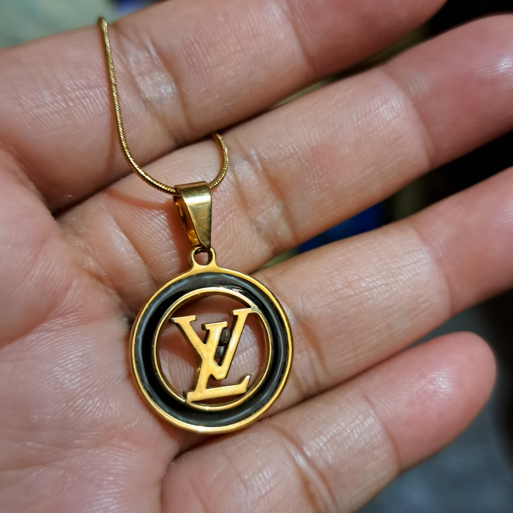Fashion Jewelry Gold and Black LV Circle Pendant Necklace